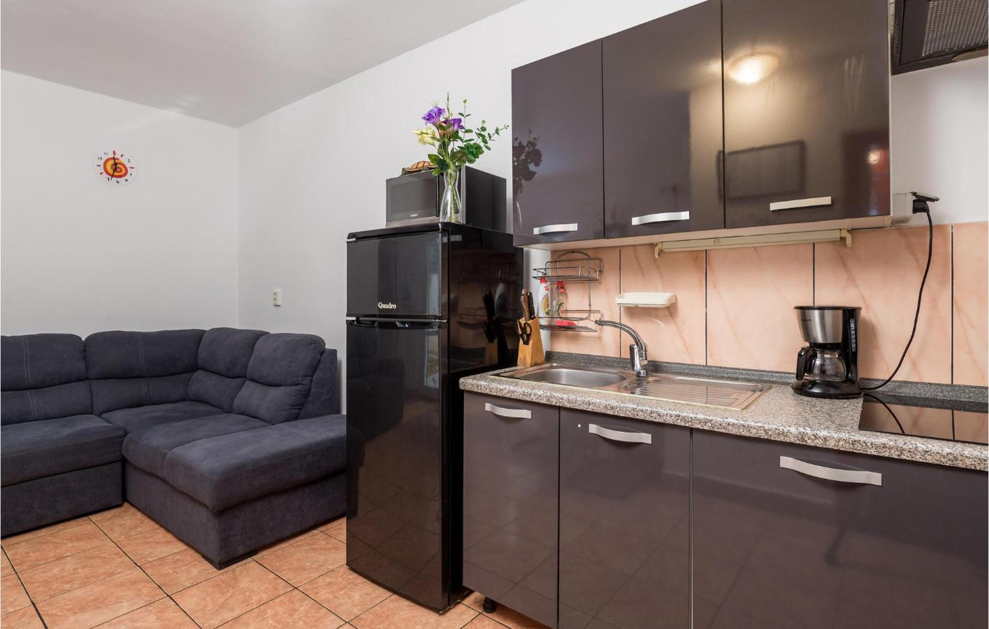 1 Bedroom Beautiful Apartment In Vrh Vrh  Zewnętrze zdjęcie