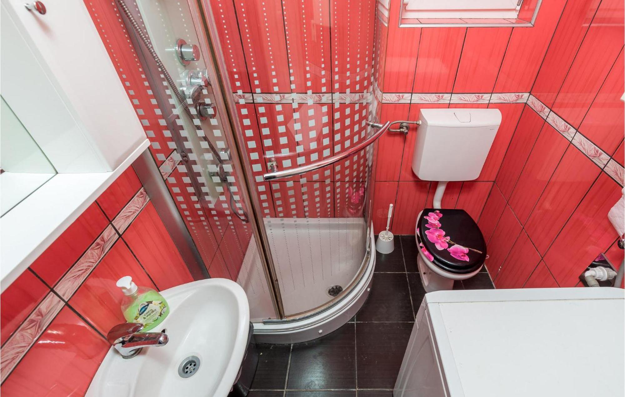 1 Bedroom Beautiful Apartment In Vrh Vrh  Zewnętrze zdjęcie