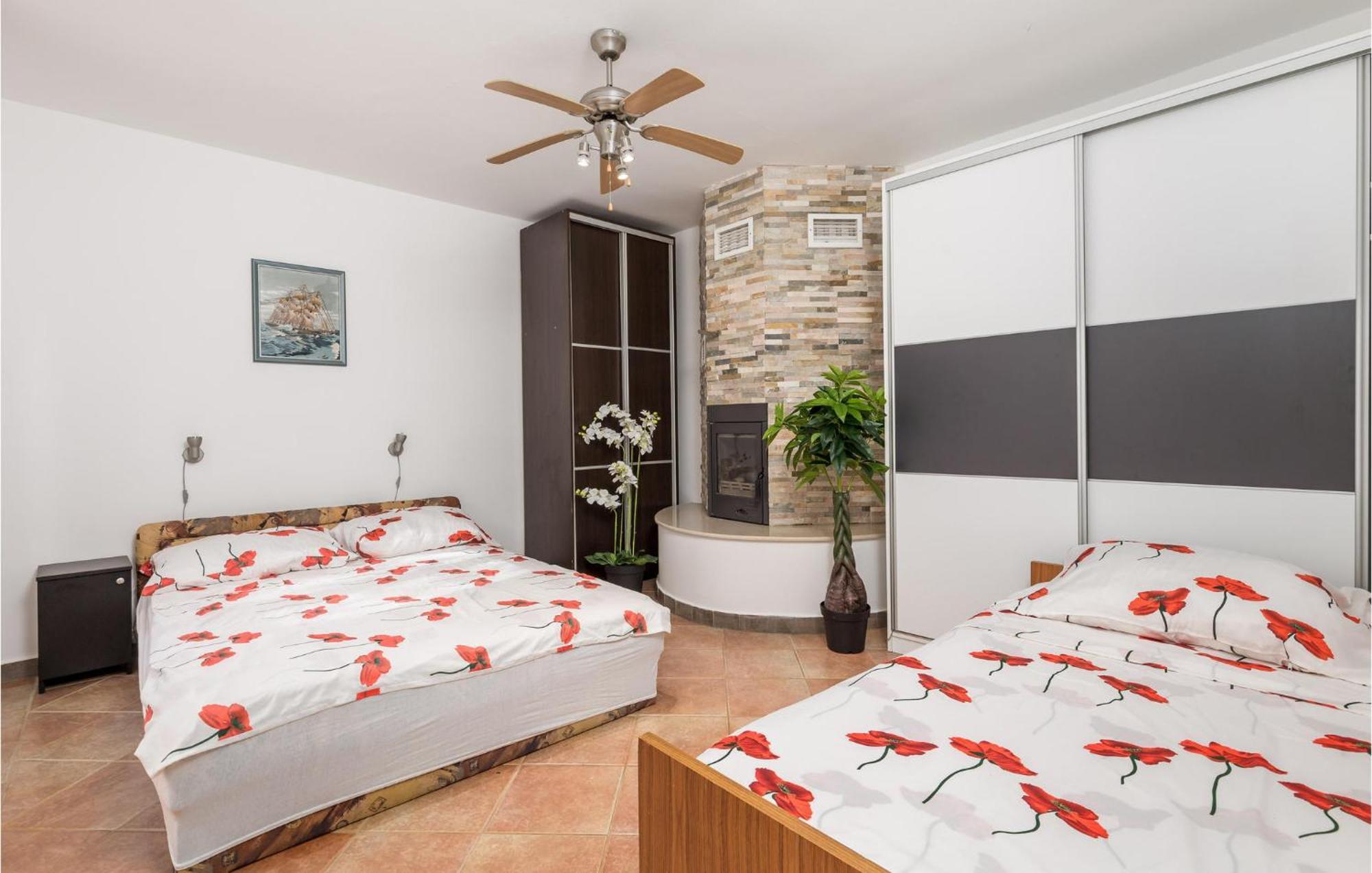 1 Bedroom Beautiful Apartment In Vrh Vrh  Zewnętrze zdjęcie